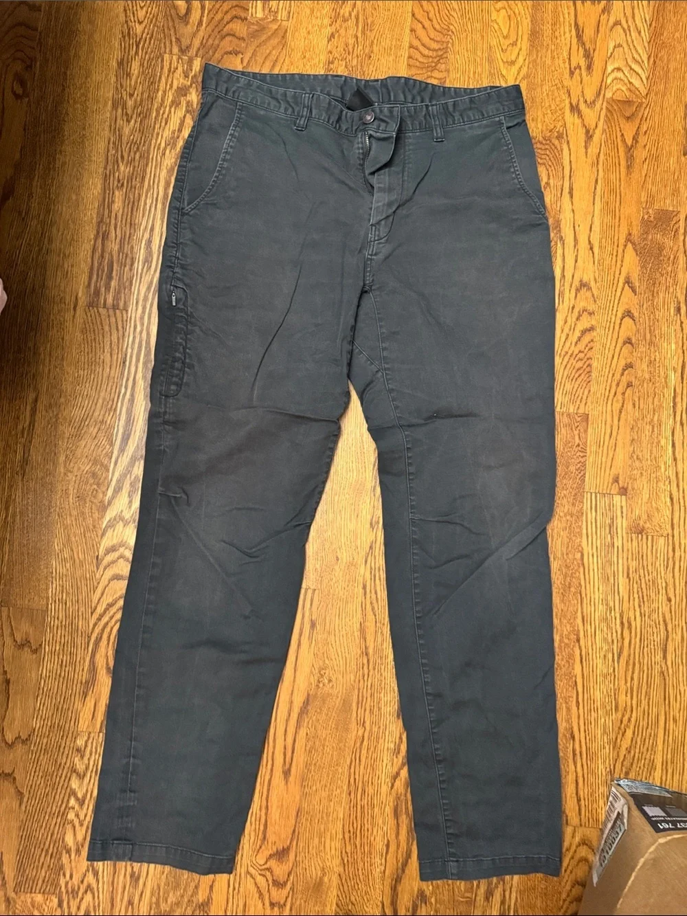 The North Face Black Straight-Leg Chinos size 34x30